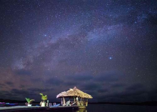 The Venue - Utila Hostel Ngoại thất bức ảnh