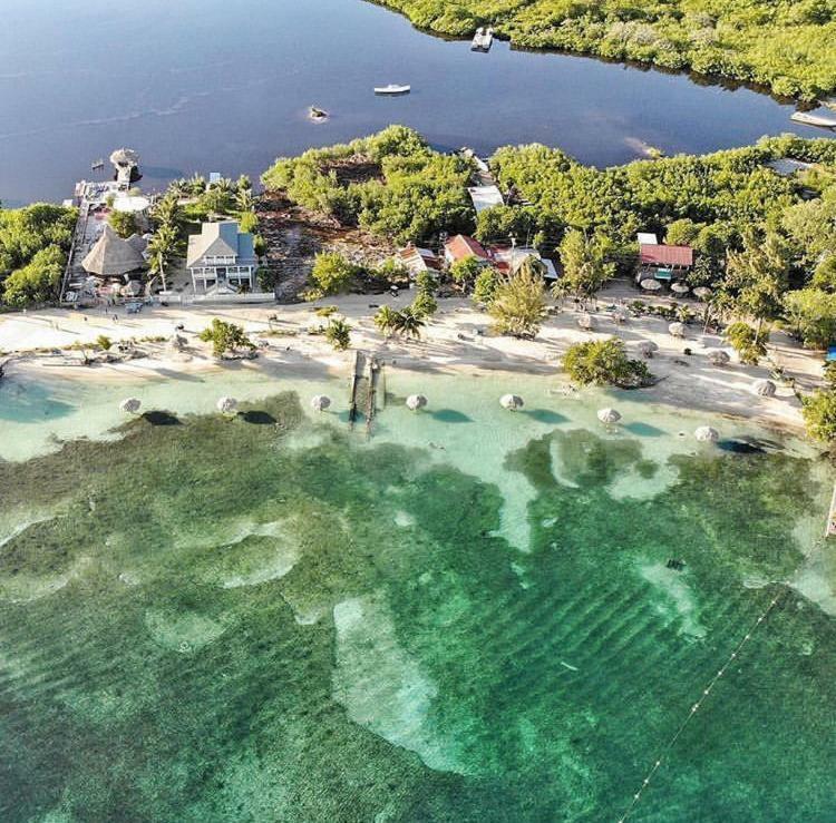 The Venue - Utila Hostel Ngoại thất bức ảnh