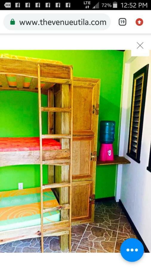 The Venue - Utila Hostel Ngoại thất bức ảnh