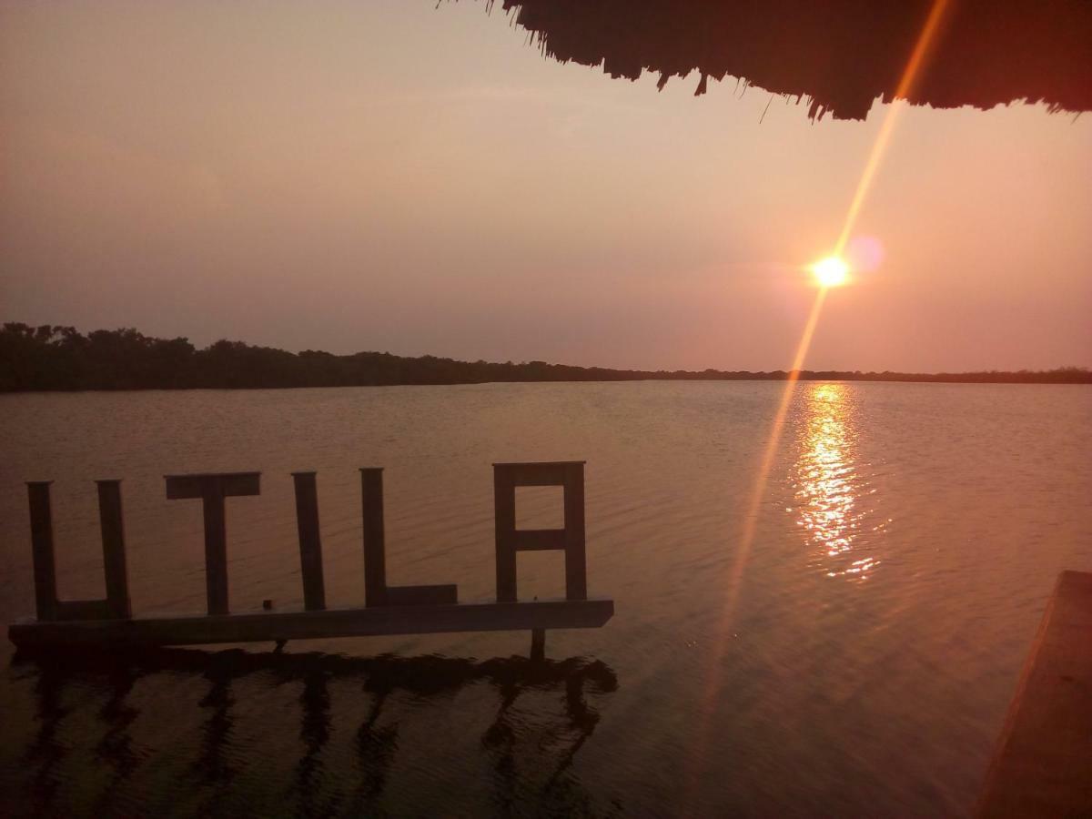 The Venue - Utila Hostel Ngoại thất bức ảnh