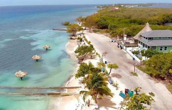 The Venue - Utila Hostel Ngoại thất bức ảnh